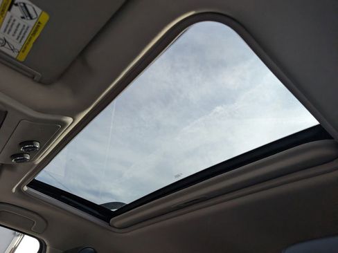 Used 2012 Nissan Pathfinder LE image 13