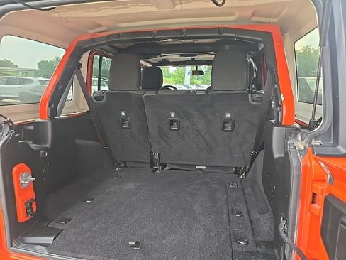 Used 2018 Jeep Wrangler Unlimited Sport S AWD/4WD image 97