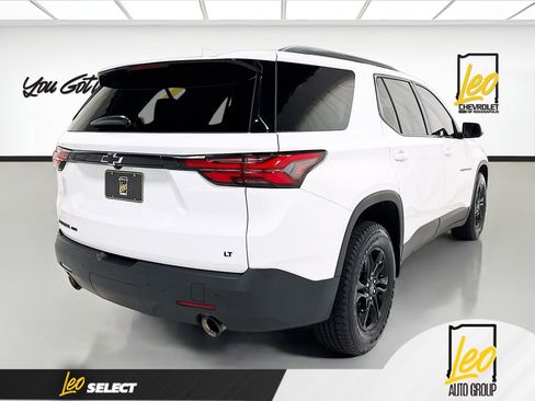 Used 2023 Chevrolet Traverse LT w/ Midnight/Sport Edition image 5