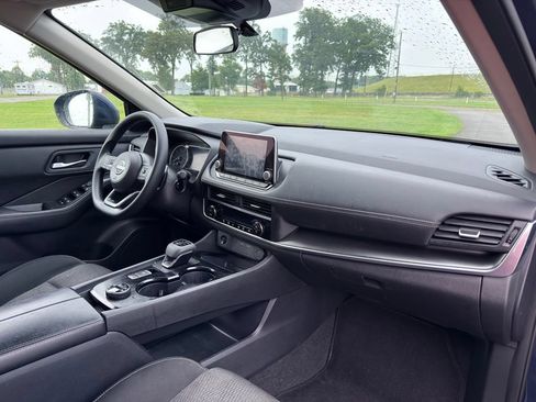 Used 2024 Nissan Rogue SV AWD/4WD image 32