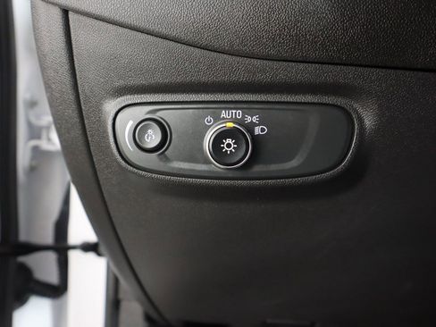 Used 2024 Chevrolet Equinox LS image 35