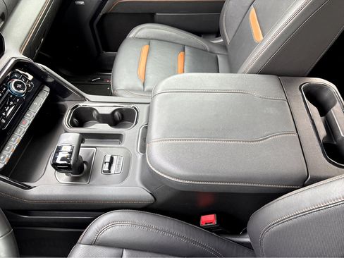 Used 2024 GMC Sierra 1500 AT4 w/ Technology Package image 8