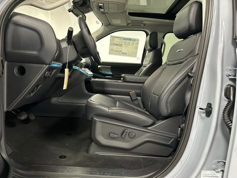 New 2025 Ford Expedition Platinum w/ Driver's Package image 24