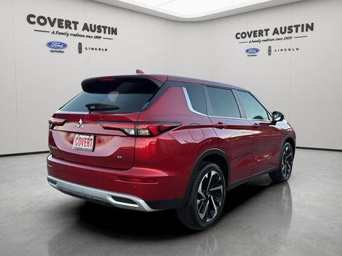 Used 2024 Mitsubishi Outlander SE image 5