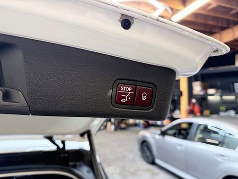 Used 2018 Mercedes-Benz GLE 43 AMG GLE 43 Sport Utility 4D image 28