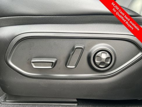 New 2025 Jeep Grand Cherokee Limited w/ Black Appearance Package image 20