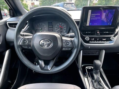 Used 2024 Toyota Corolla Cross AWD Hybrid image 5