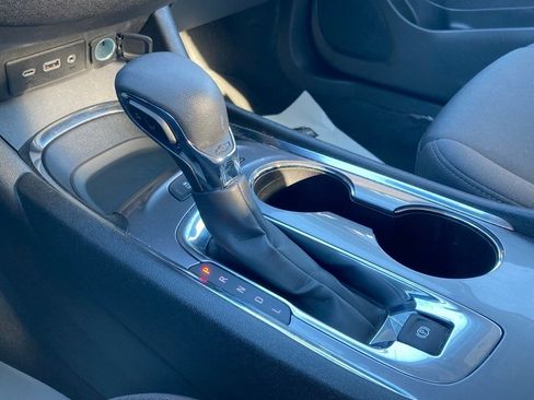 Used 2024 Chevrolet Malibu LT image 25