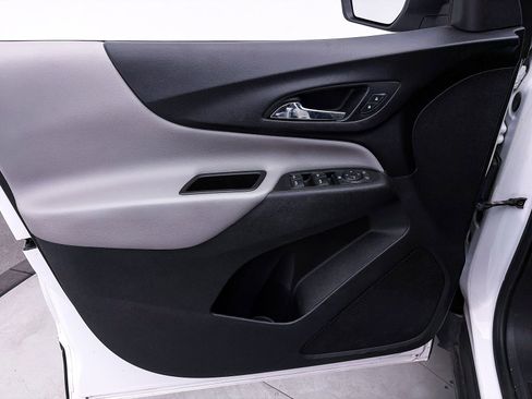 Used 2021 Chevrolet Equinox LS w/ LS Convenience Package FWD image 14