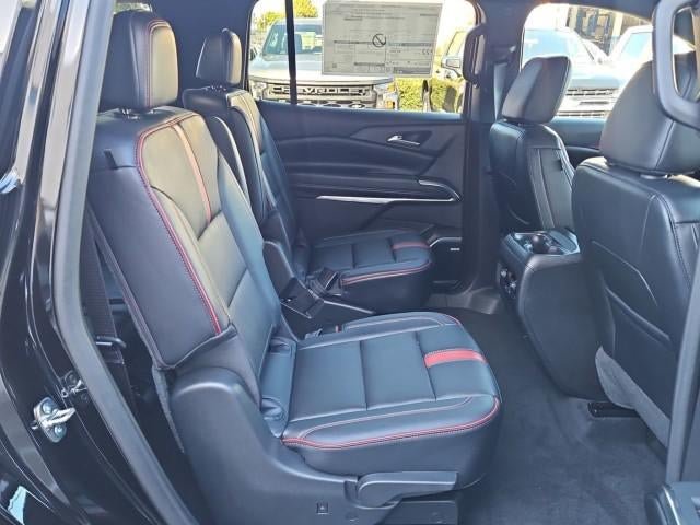 New 2027 Chevrolet Traverse RS FWD image 28