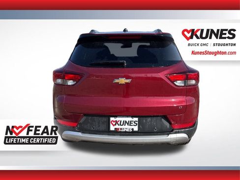 Used 2025 Chevrolet TrailBlazer LT w/ Driver Confidence Package image 9