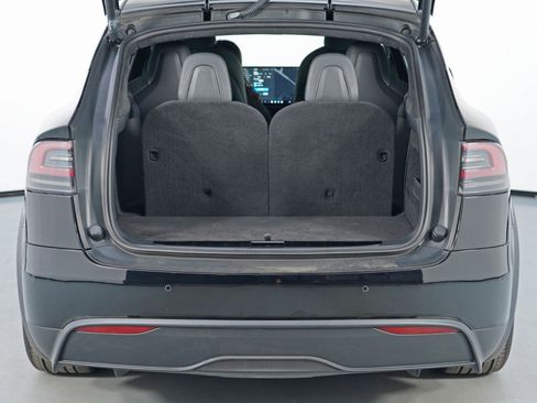 Used 2022 Tesla Model X Plaid image 10