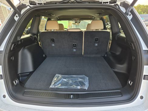 New 2025 Jeep Grand Cherokee Limited w/ Black Appearance Package image 23