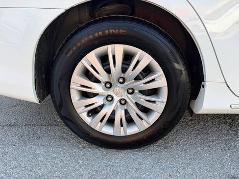 Used 2014 Toyota Camry LE FWD image 31