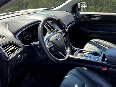 Used 2019 Ford Edge Titanium w/ Cold Weather Package AWD/4WD image 17