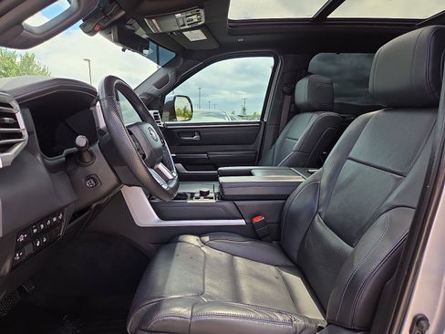 Used 2024 Toyota Tundra Platinum AWD/4WD image 15