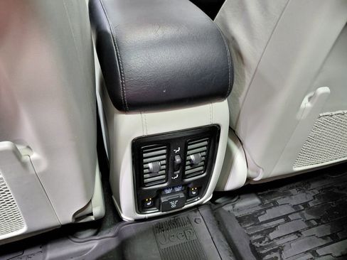 Certified 2020 Jeep Grand Cherokee Summit AWD/4WD image 48