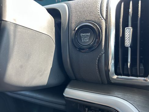 Used 2025 Ford Expedition Platinum AWD/4WD image 28