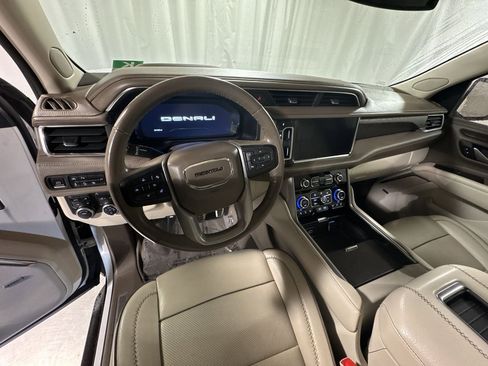 Used 2022 GMC Yukon Denali image 16