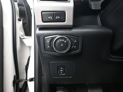 Used 2017 Ford F150 Platinum w/ Equipment Group 701A Luxury AWD/4WD image 29