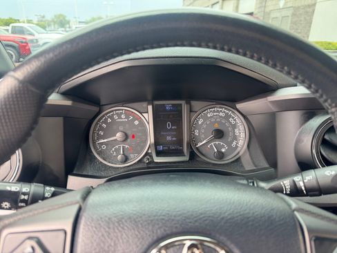 Used 2020 Toyota Tacoma TRD Sport w/ Technology Package RWD image 10