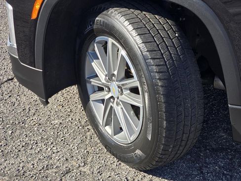 Used 2022 Chevrolet Traverse LT image 27