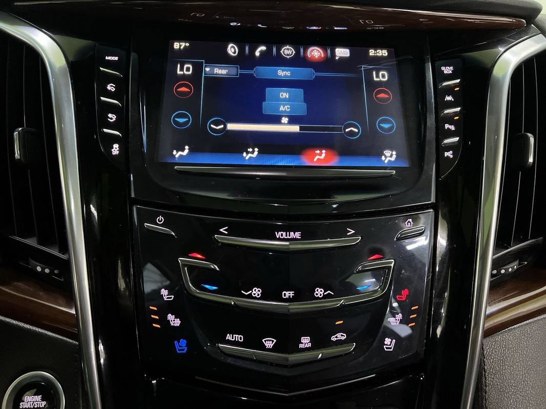 Used 2018 Cadillac Escalade Luxury AWD/4WD image 23