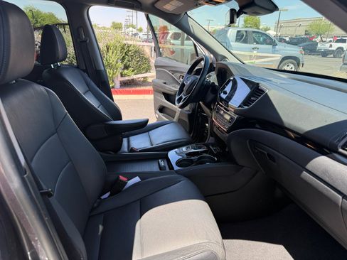 Used 2021 Honda Pilot Touring image 19