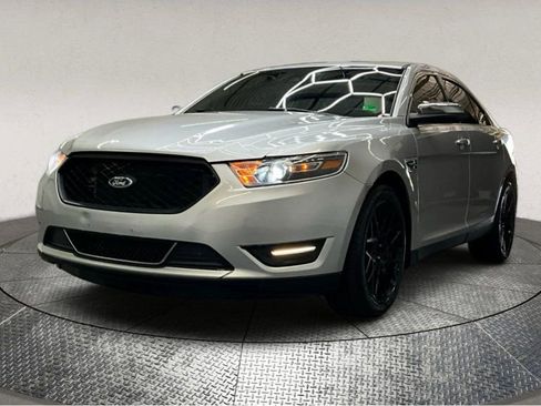 Used 2019 Ford Taurus Limited image 4