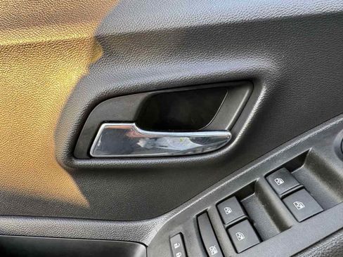 Used 2020 Chevrolet Trax LT w/ LT Convenience Package image 24