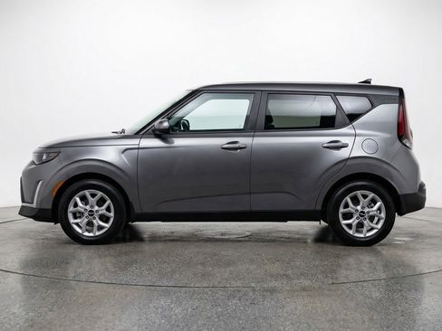 Used 2025 Kia Soul LX w/ LX Technology Package image 5