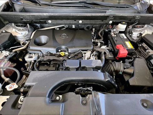 Used 2019 Toyota RAV4 LE FWD image 26