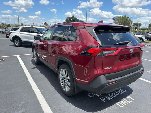 Used 2020 Toyota RAV4 XLE Premium AWD/4WD image 9