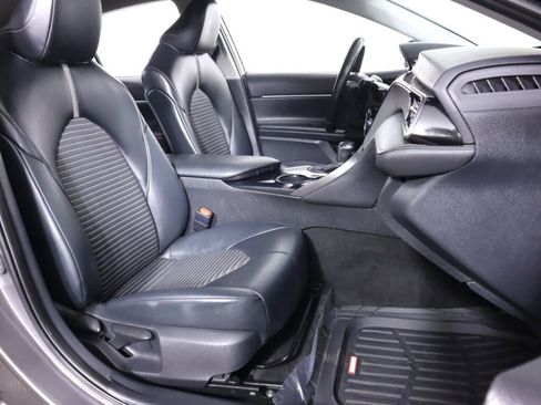Used 2020 Toyota Camry SE FWD image 35