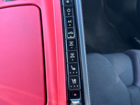 Used 2021 Chevrolet Corvette Stingray w/ Z51 Performance Package image 37