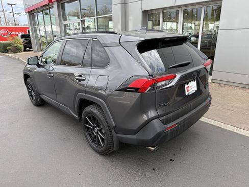 Certified 2019 Toyota RAV4 XLE image 4