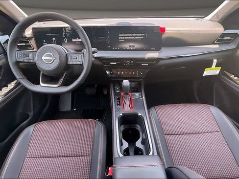 New 2026 Nissan Kicks SR w/ SR Premium Package FWD image 5