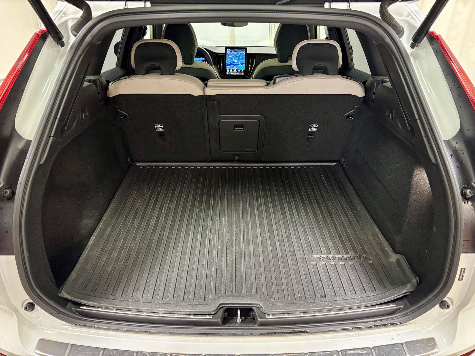 Used 2026 Volvo XC60 B5 Plus AWD/4WD image 39