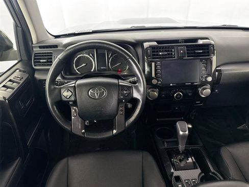 Certified 2024 Toyota 4Runner TRD Off-Road Premium image 31