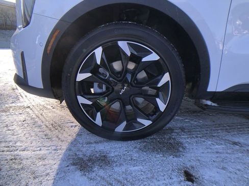 New 2025 Kia Sorento SX image 10
