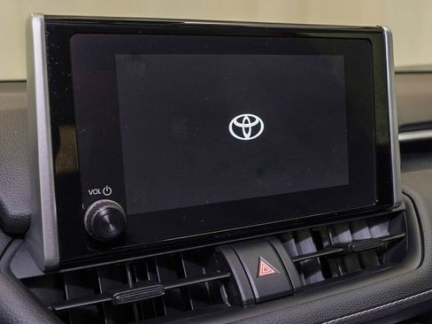 Used 2025 Toyota RAV4 XLE image 12