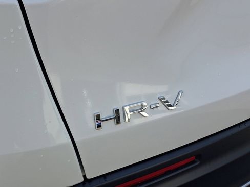Used 2025 Honda HR-V Sport image 23