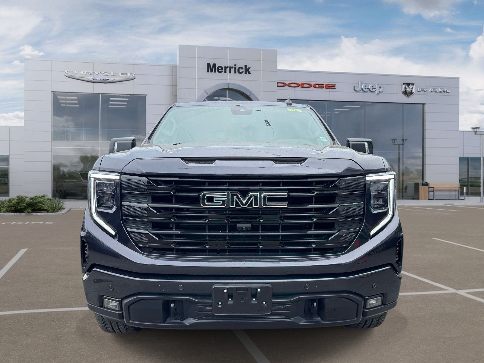 Used 2024 GMC Sierra 1500 Elevation w/ Elevation Premium Package AWD/4WD image 3