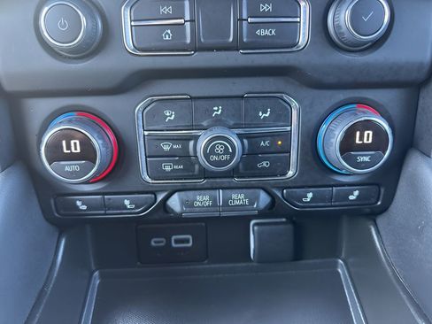 Used 2024 Chevrolet Tahoe Z71 image 21