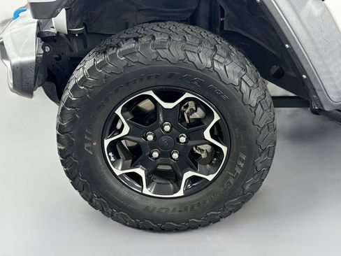 Used 2021 Jeep Wrangler Unlimited Rubicon 4xe w/ Cold Weather Group AWD/4WD image 33