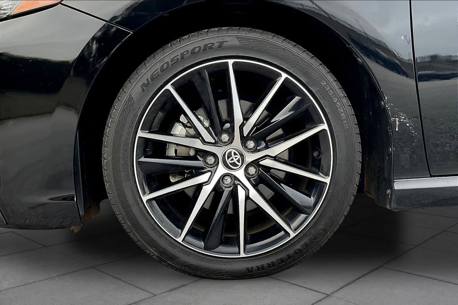 Used 2024 Toyota Camry SE w/ Convenience Package FWD image 11