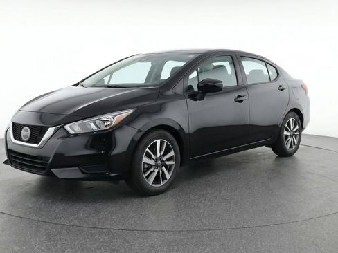 Used 2025 Nissan Versa SV image 3