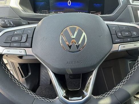 Used 2023 Volkswagen Tiguan SE w/ Panoramic Sunroof Package AWD/4WD image 21