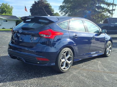 Used 2017 Ford Focus ST FWD image 3