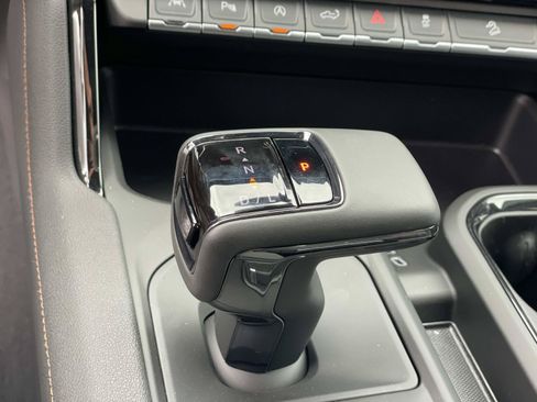 New 2026 GMC Sierra 1500 AT4 w/ AT4 Premium Package AWD/4WD image 17